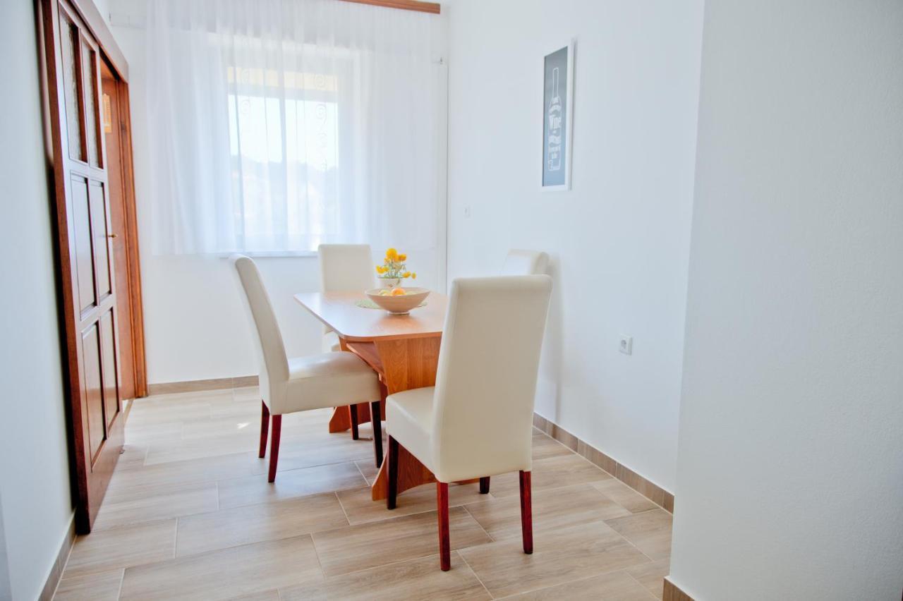 Apartment Karolina - Green Oasis Pula Bagian luar foto