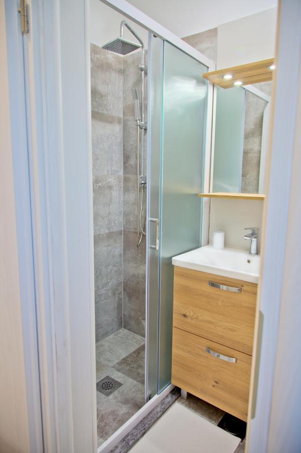 Apartment Karolina - Green Oasis Pula Bagian luar foto