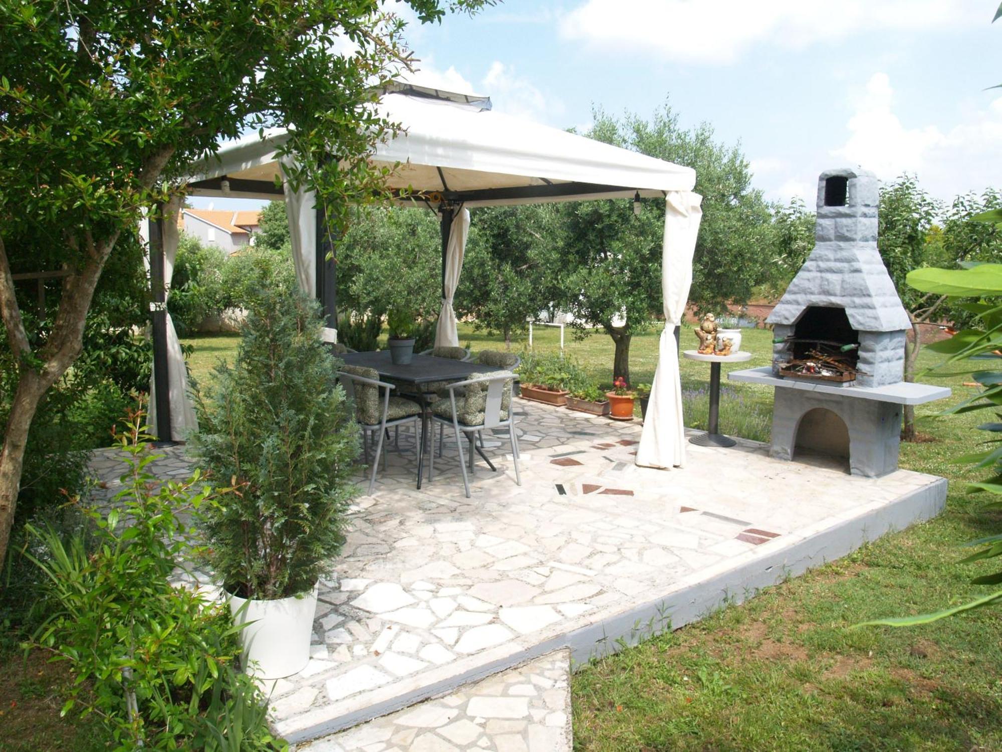 Apartment Karolina - Green Oasis Pula Bagian luar foto
