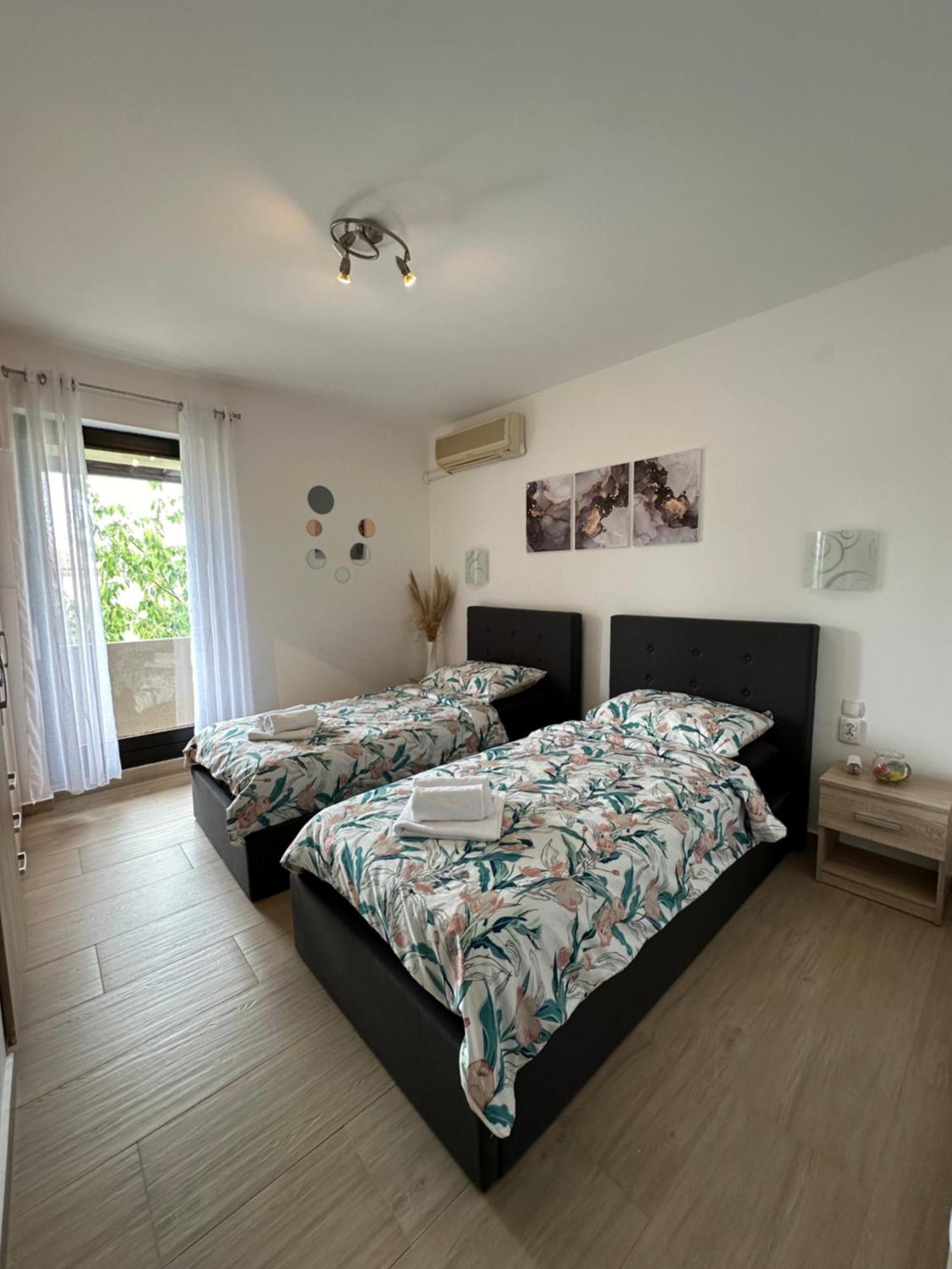 Apartment Karolina - Green Oasis Pula Bagian luar foto