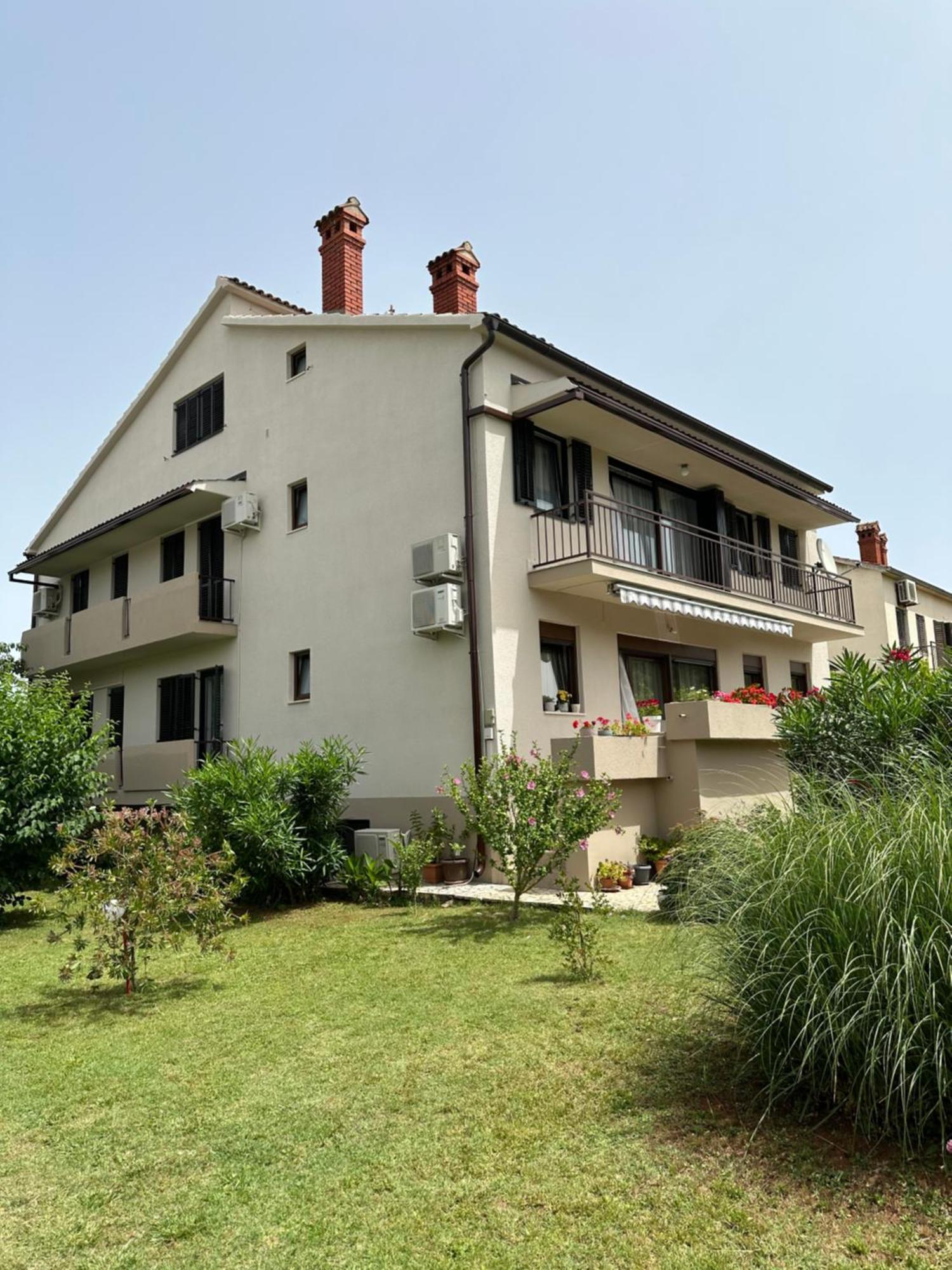 Apartment Karolina - Green Oasis Pula Bagian luar foto