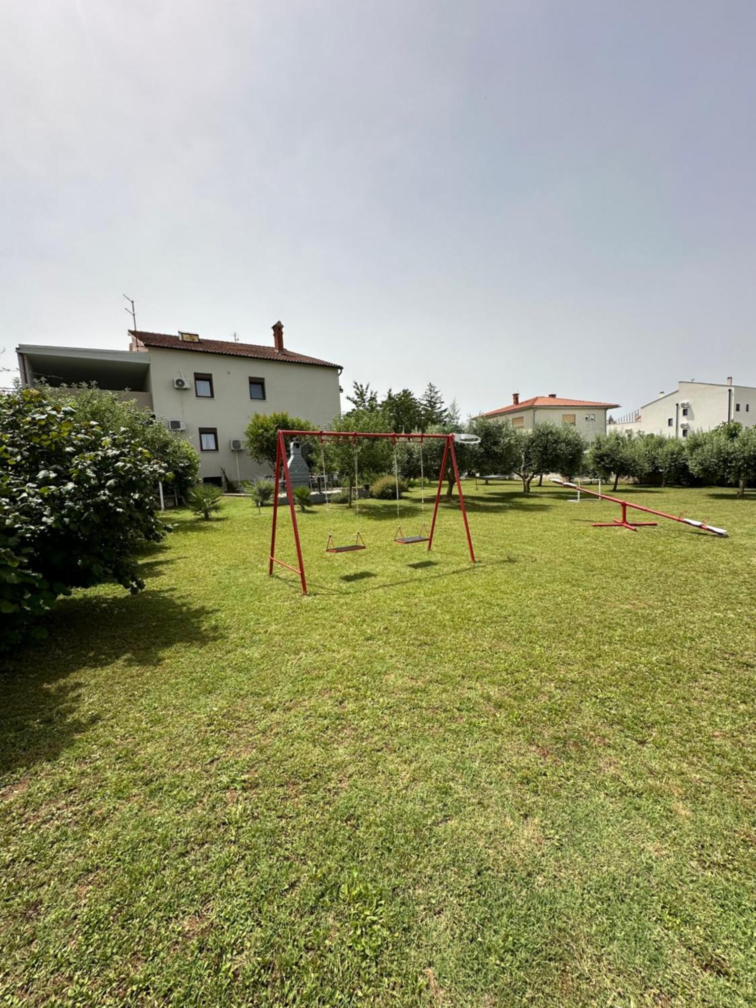 Apartment Karolina - Green Oasis Pula Bagian luar foto
