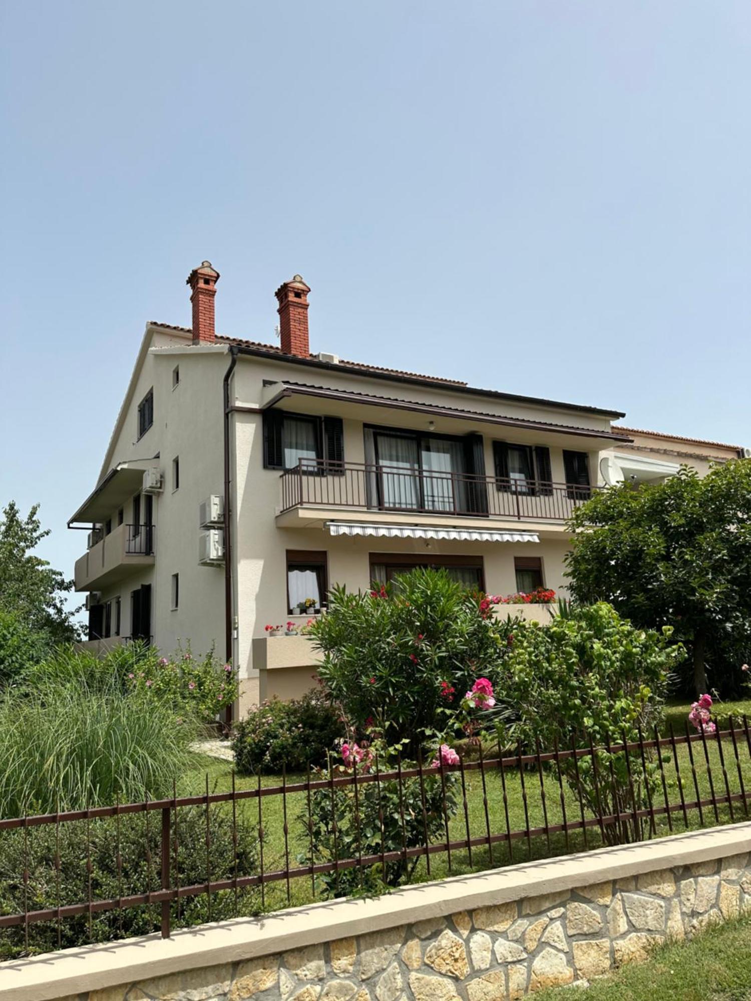 Apartment Karolina - Green Oasis Pula Bagian luar foto