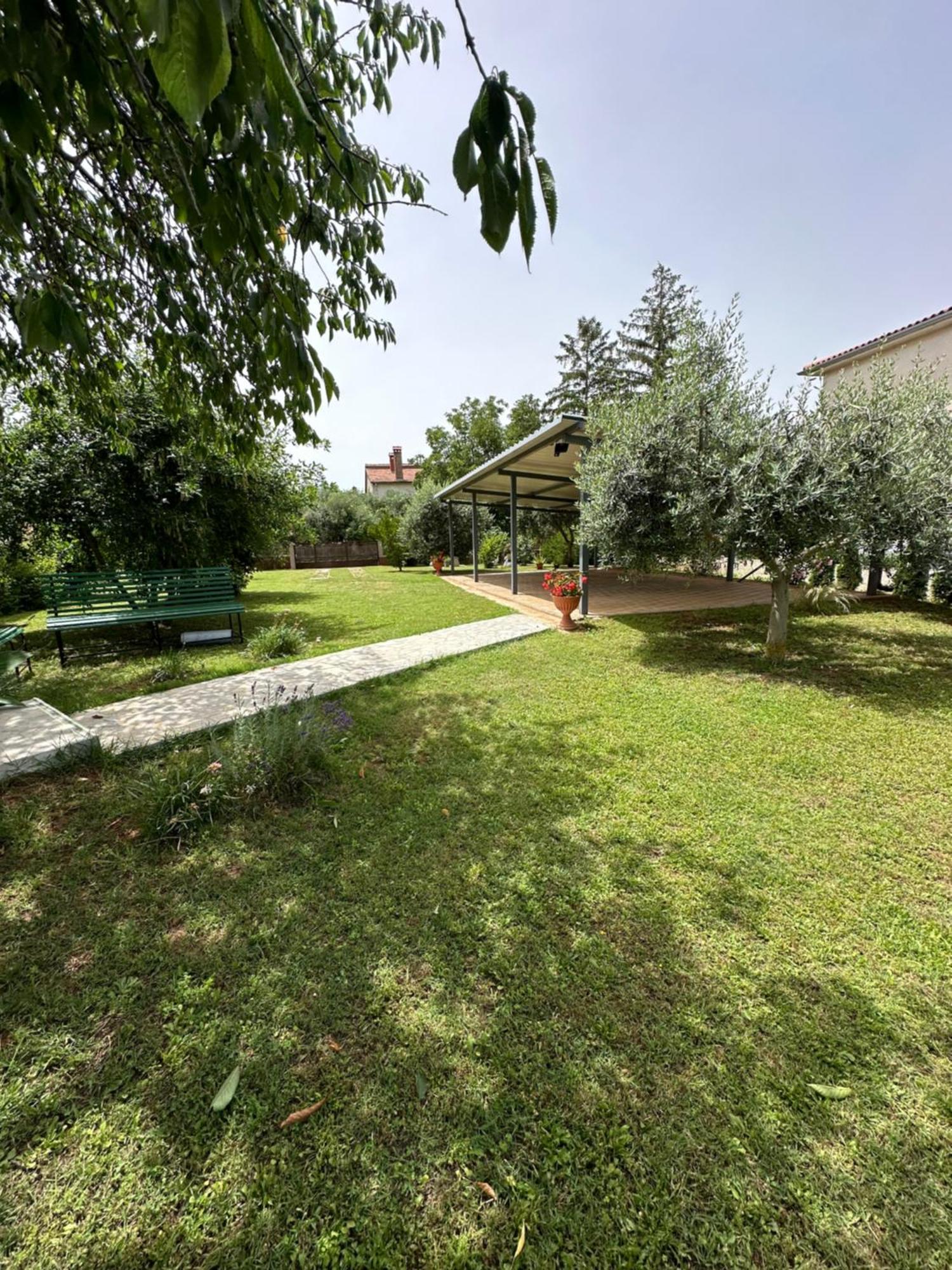 Apartment Karolina - Green Oasis Pula Bagian luar foto